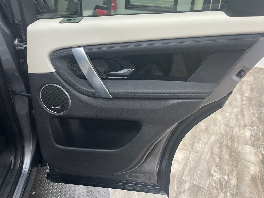 2020 Land Rover Discovery Sport Image 37