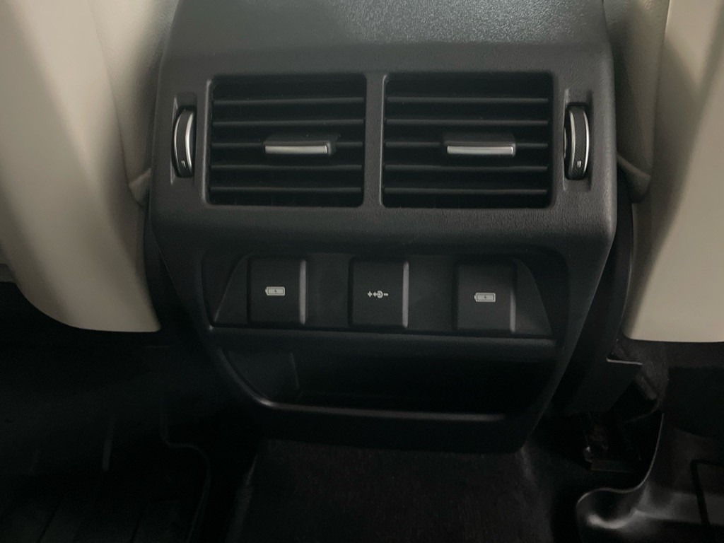 2020 Land Rover Discovery Sport Image 40