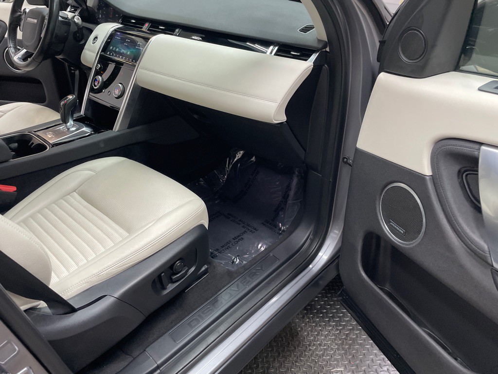 2020 Land Rover Discovery Sport Image 41