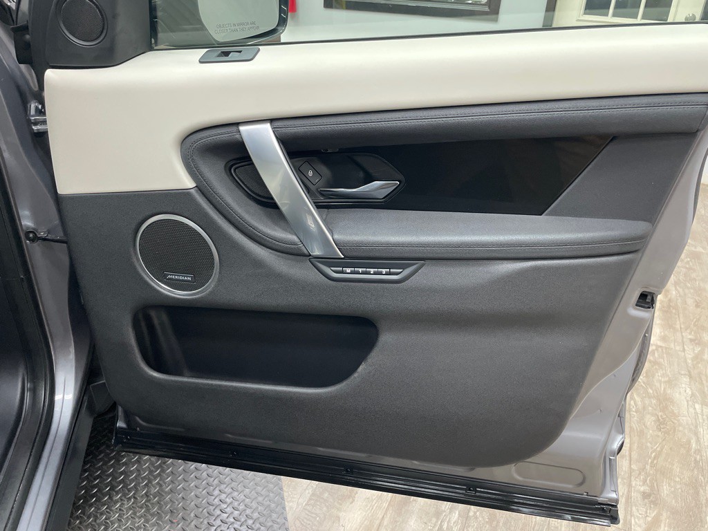 2020 Land Rover Discovery Sport Image 42