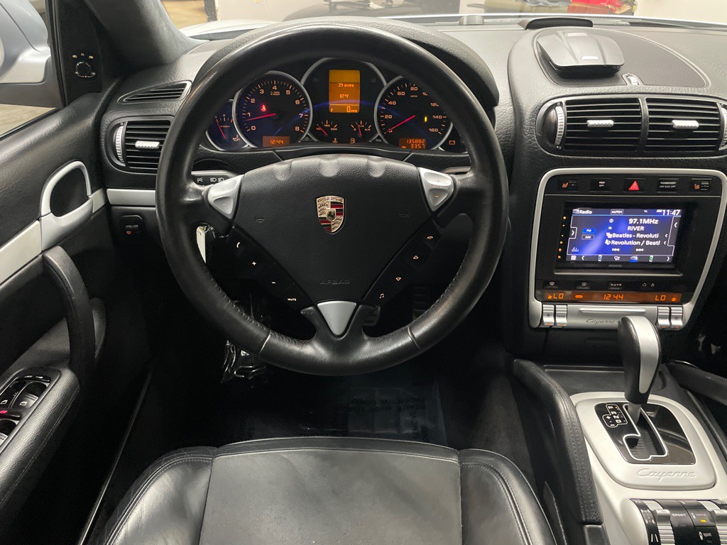 2010 Porsche Cayenne Image 13