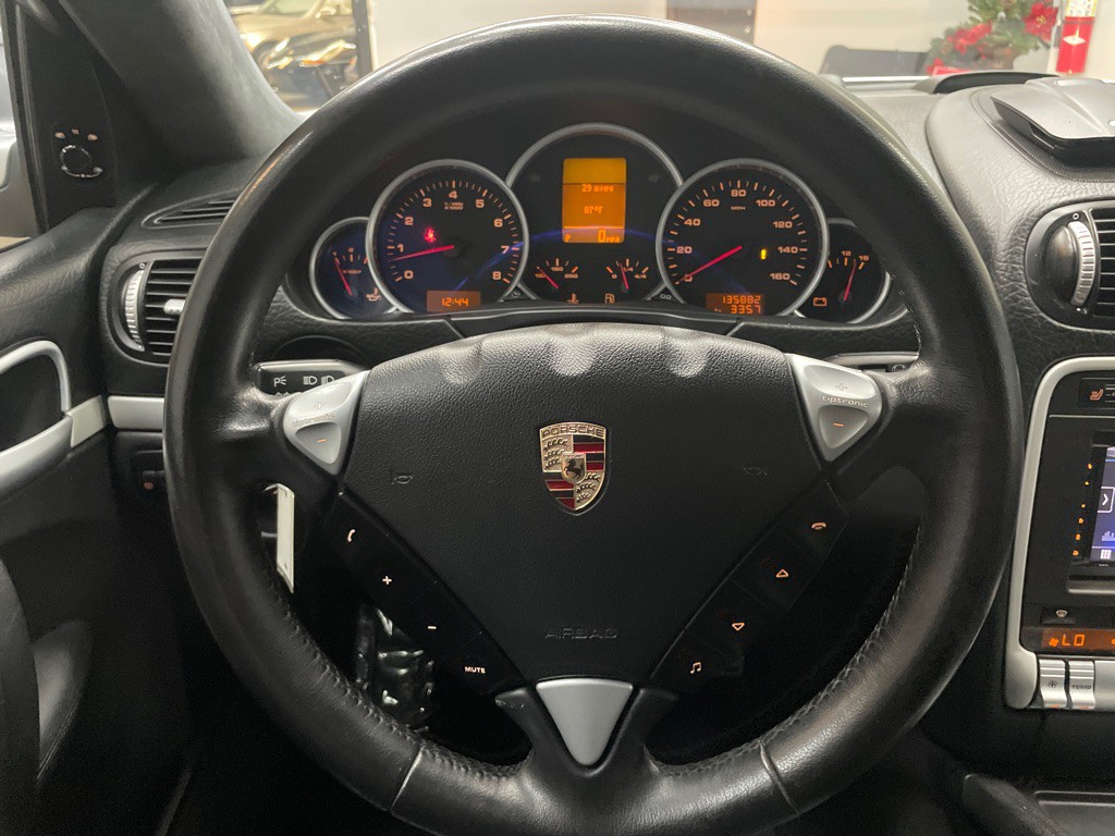 2010 Porsche Cayenne Image 14
