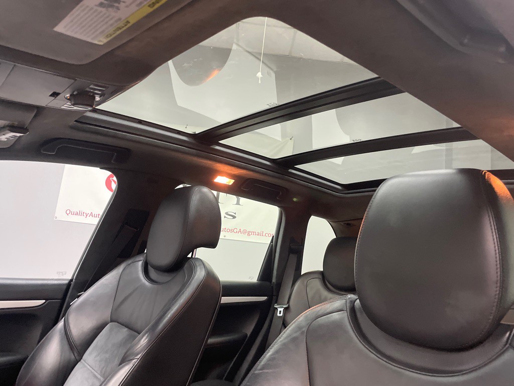 2010 Porsche Cayenne Image 25