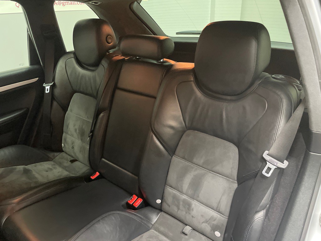 2010 Porsche Cayenne Image 30