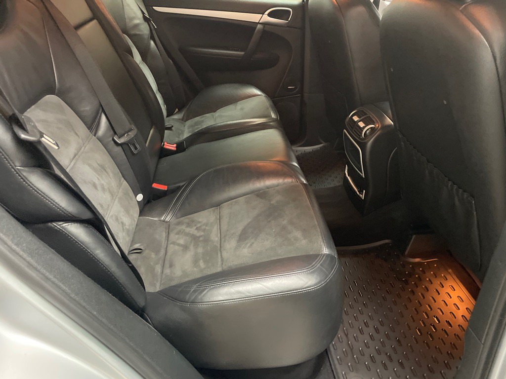 2010 Porsche Cayenne Image 33