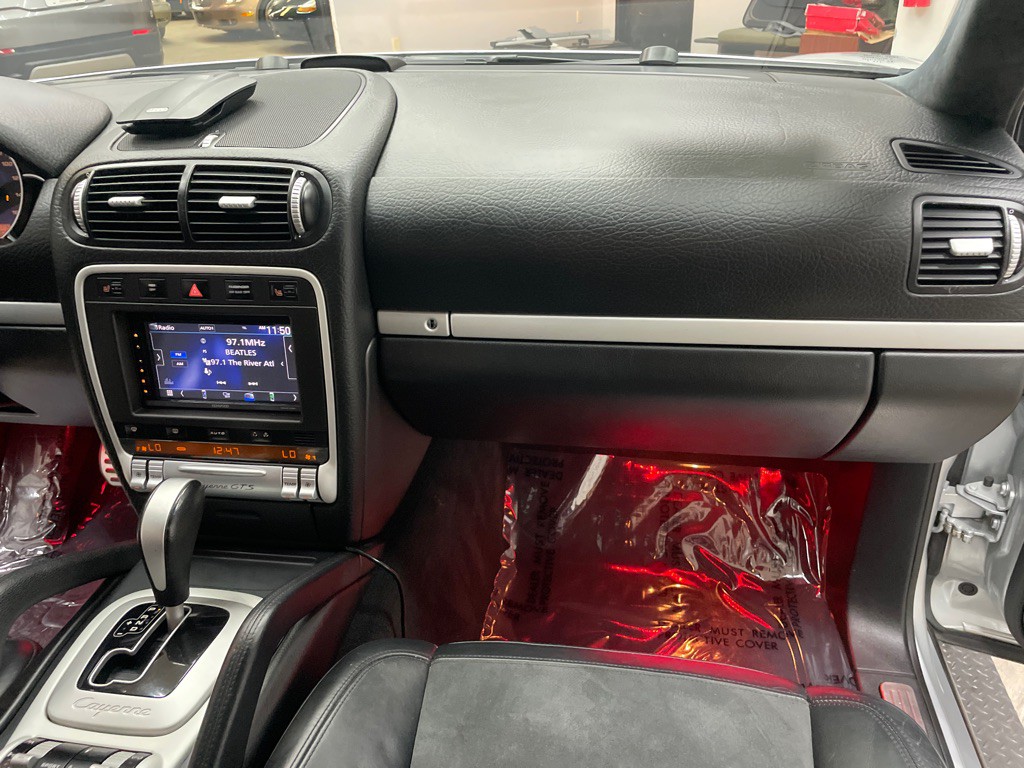 2010 Porsche Cayenne Image 40