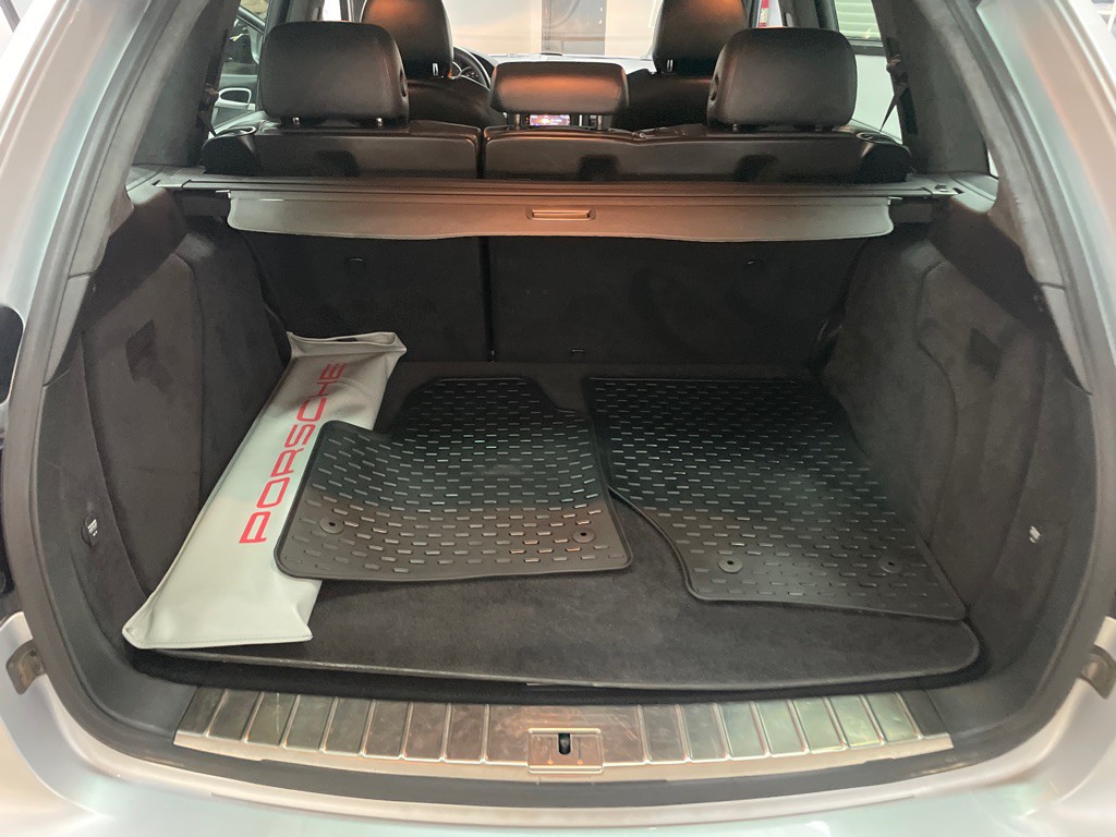 2010 Porsche Cayenne Image 44