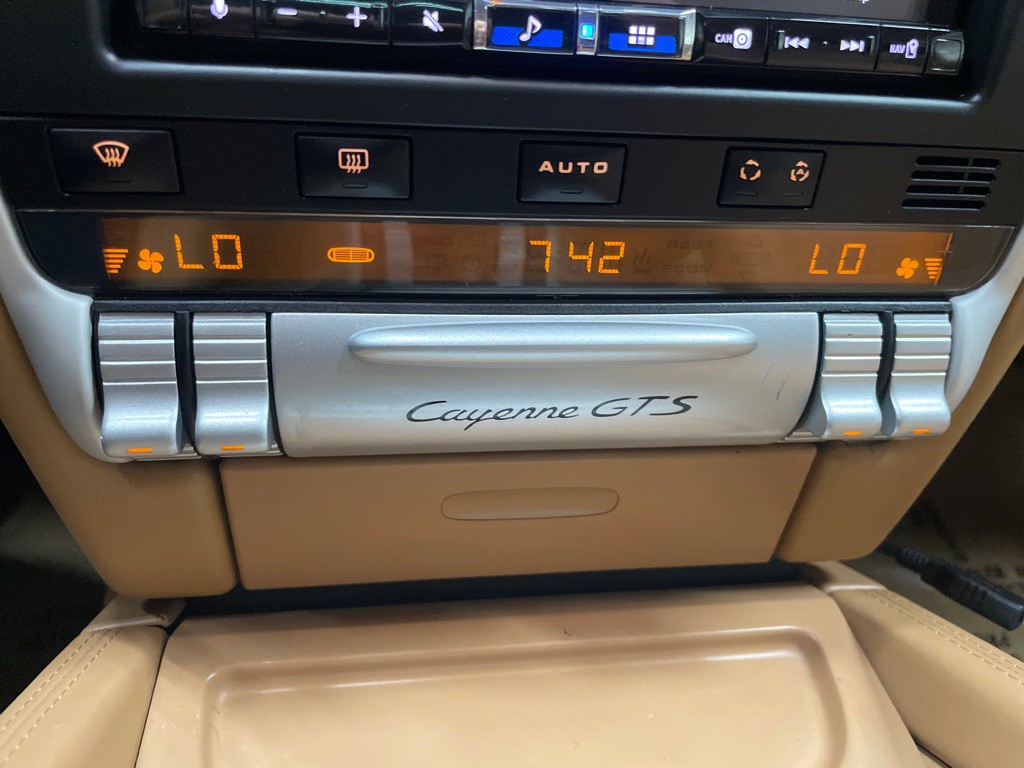 2009 Porsche Cayenne Image 24