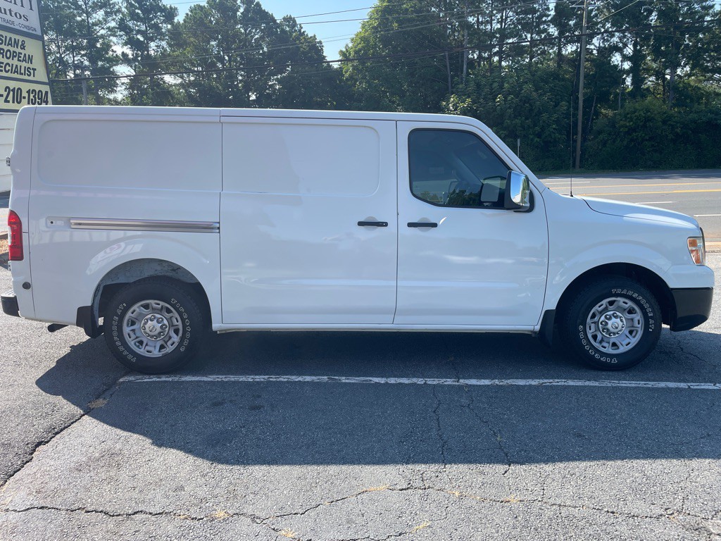 2015 Nissan NV Image 9
