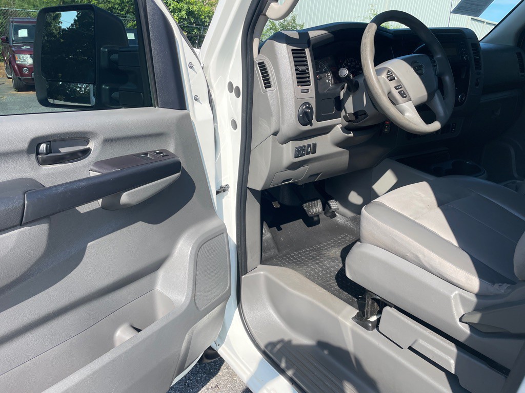 2015 Nissan NV Image 11