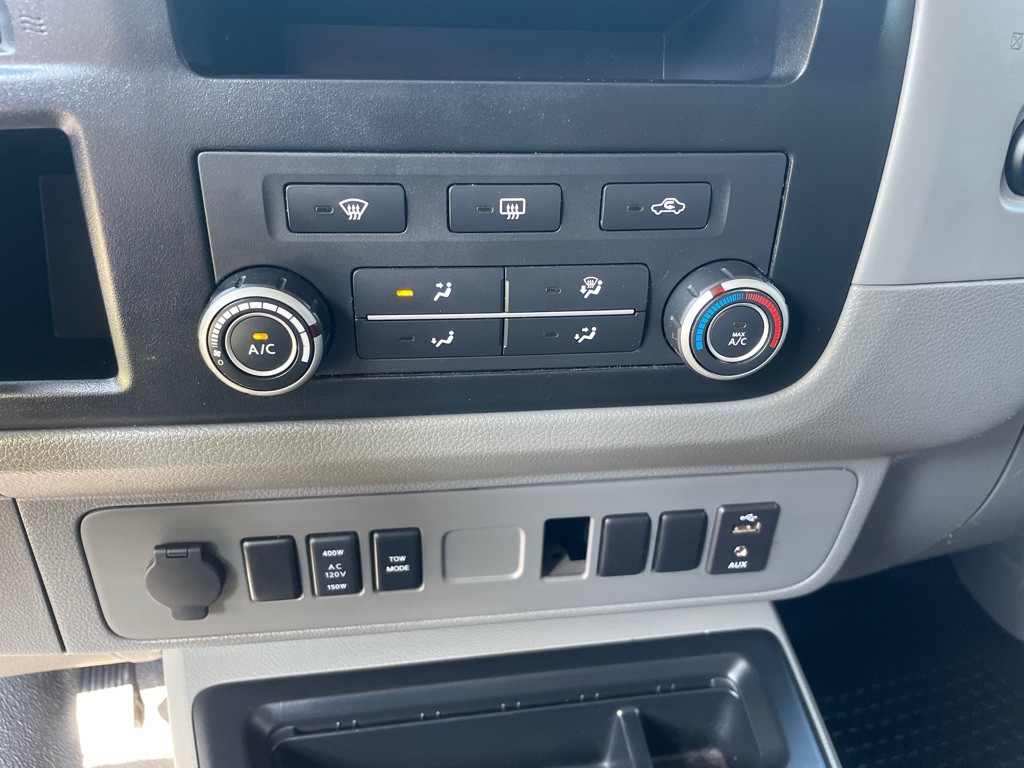 2015 Nissan NV Image 15
