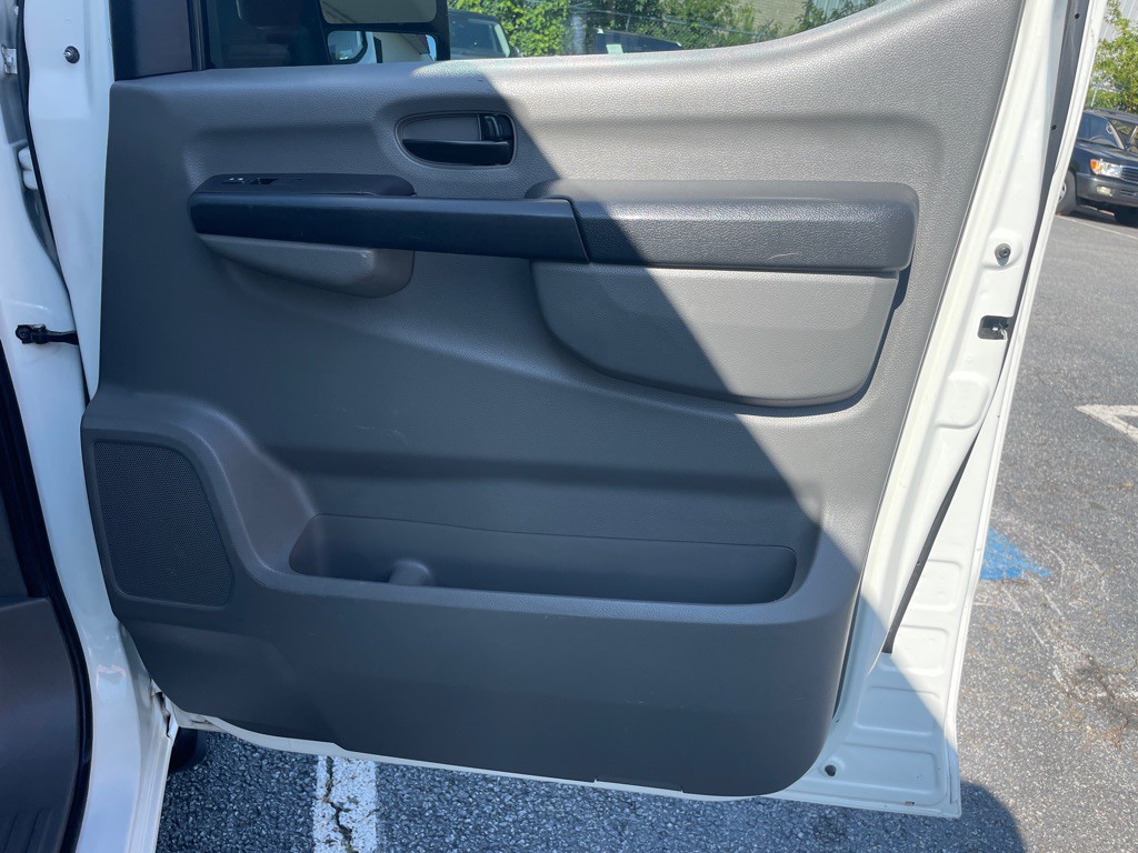 2015 Nissan NV Image 19