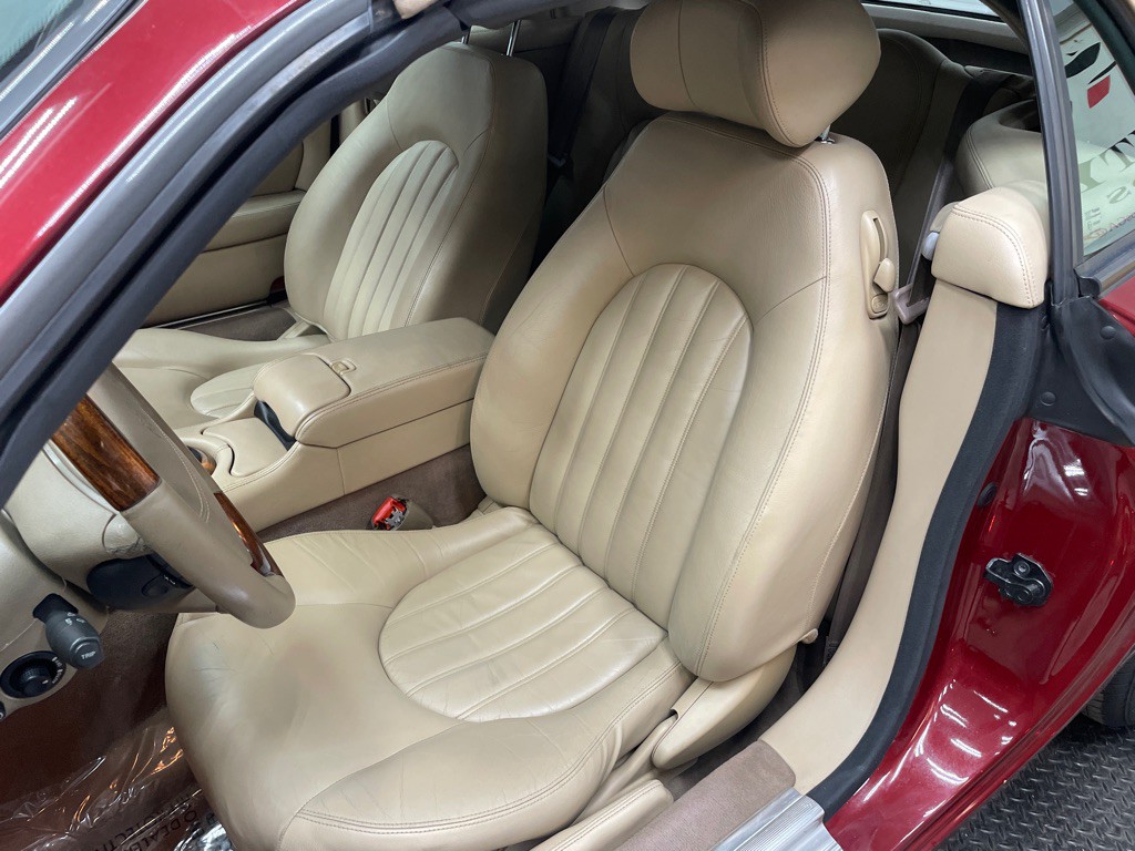 2001 Jaguar XK-Series Image 2