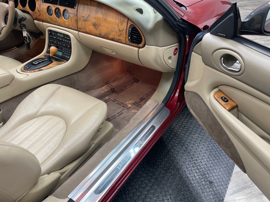 2001 Jaguar XK-Series Image 40