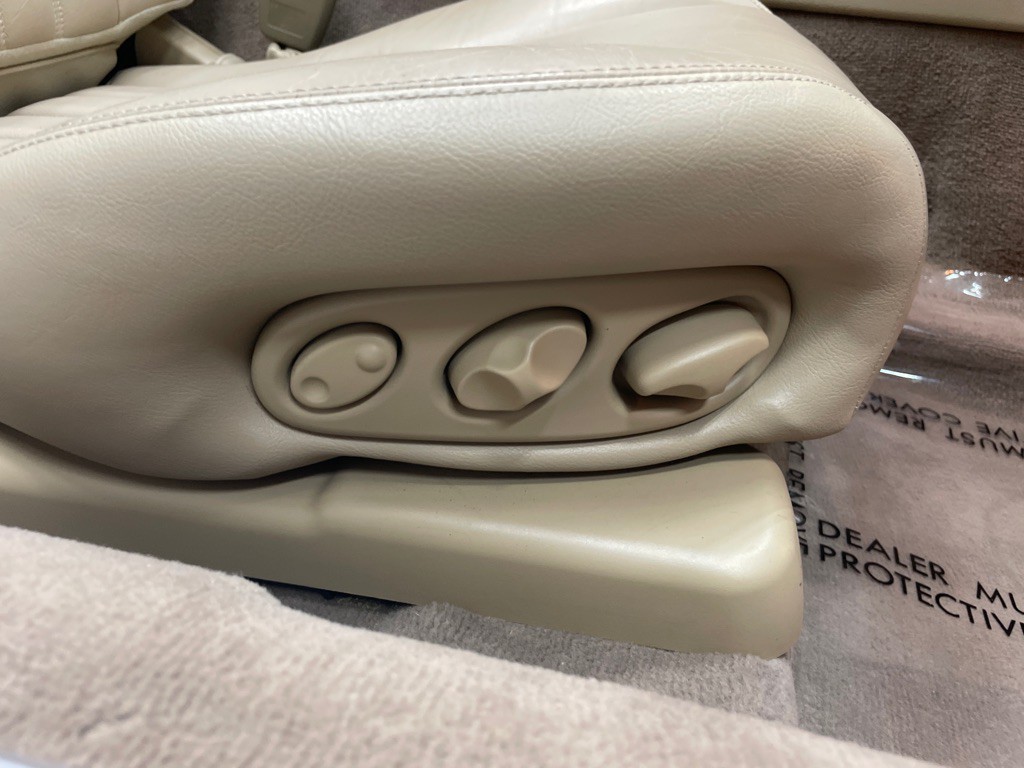 2001 Jaguar XK-Series Image 43