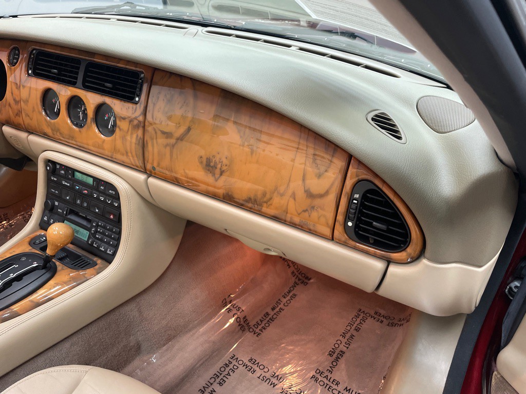 2001 Jaguar XK-Series Image 46
