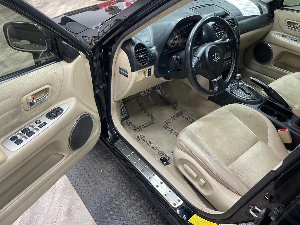 2005 Lexus IS Image 15