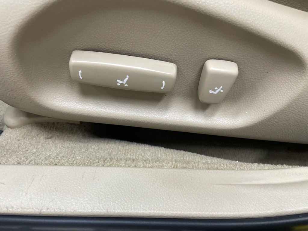 2005 Lexus IS Image 17