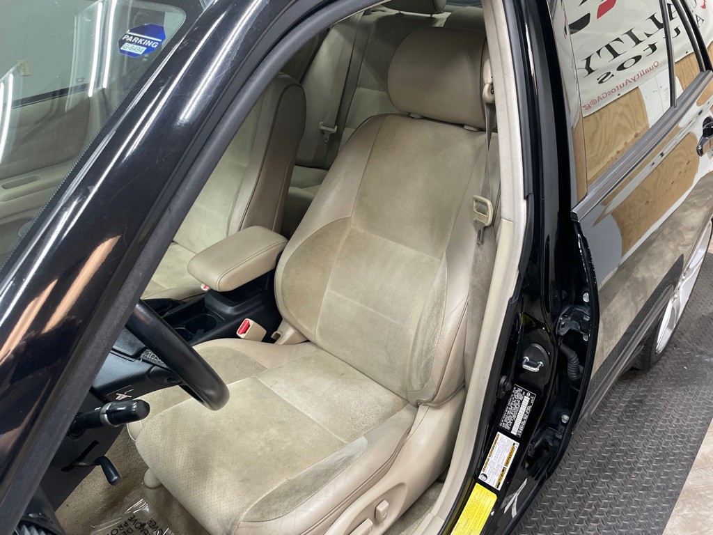 2005 Lexus IS Image 18