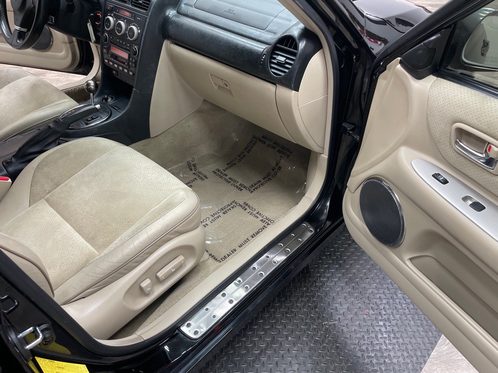 2005 Lexus IS Image 35