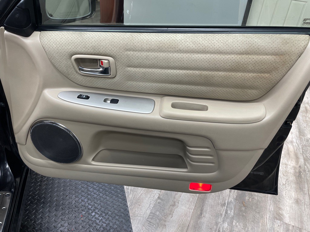 2005 Lexus IS Image 36