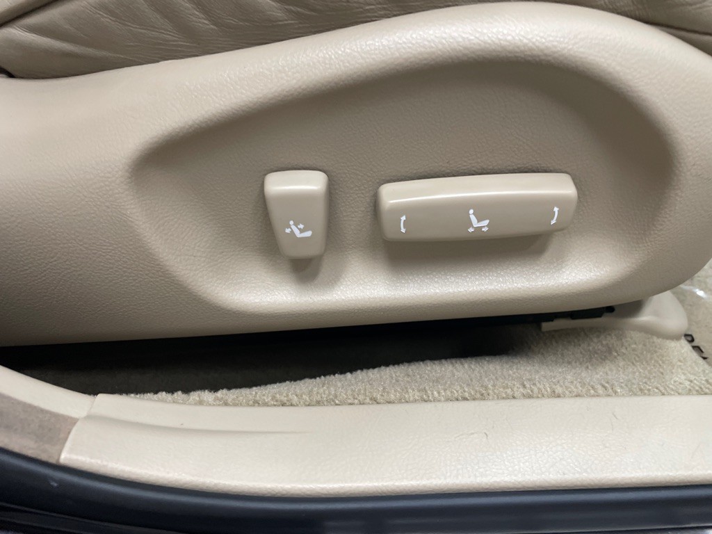 2005 Lexus IS Image 37