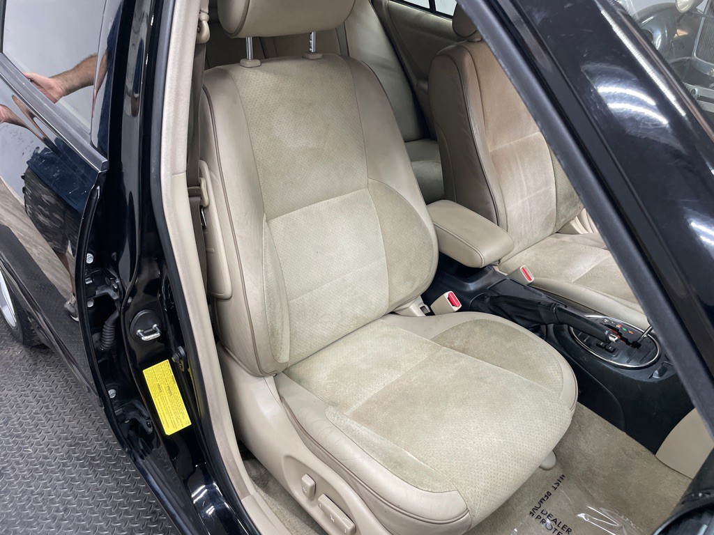 2005 Lexus IS Image 38