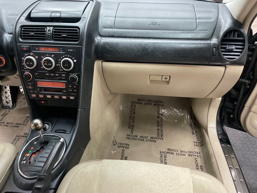 2005 Lexus IS Image 39