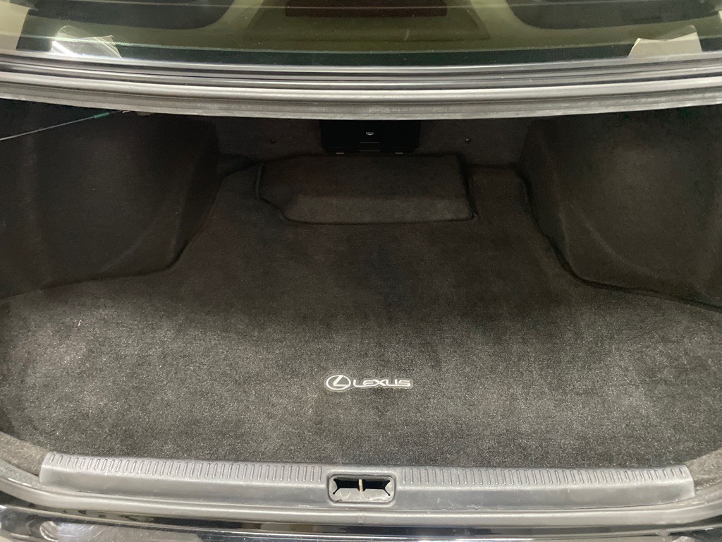 2005 Lexus IS Image 40