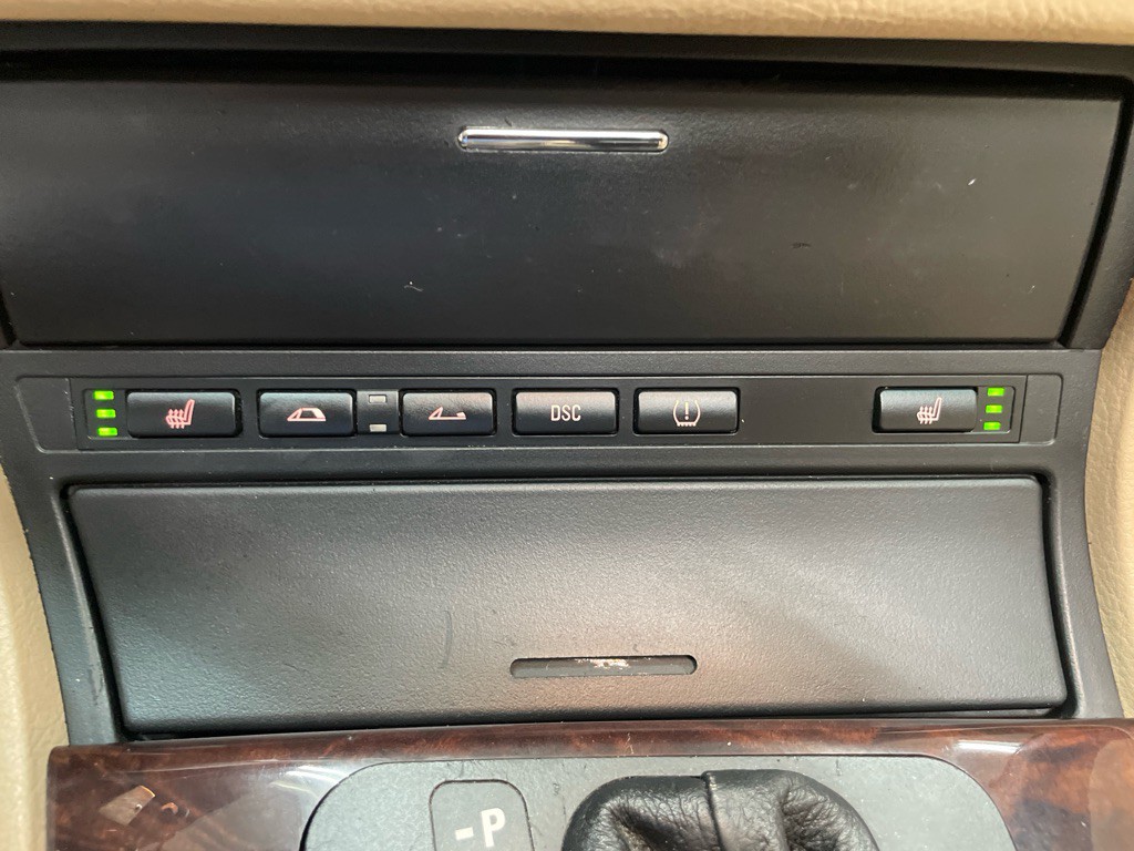 2006 BMW 3 Series Image 32