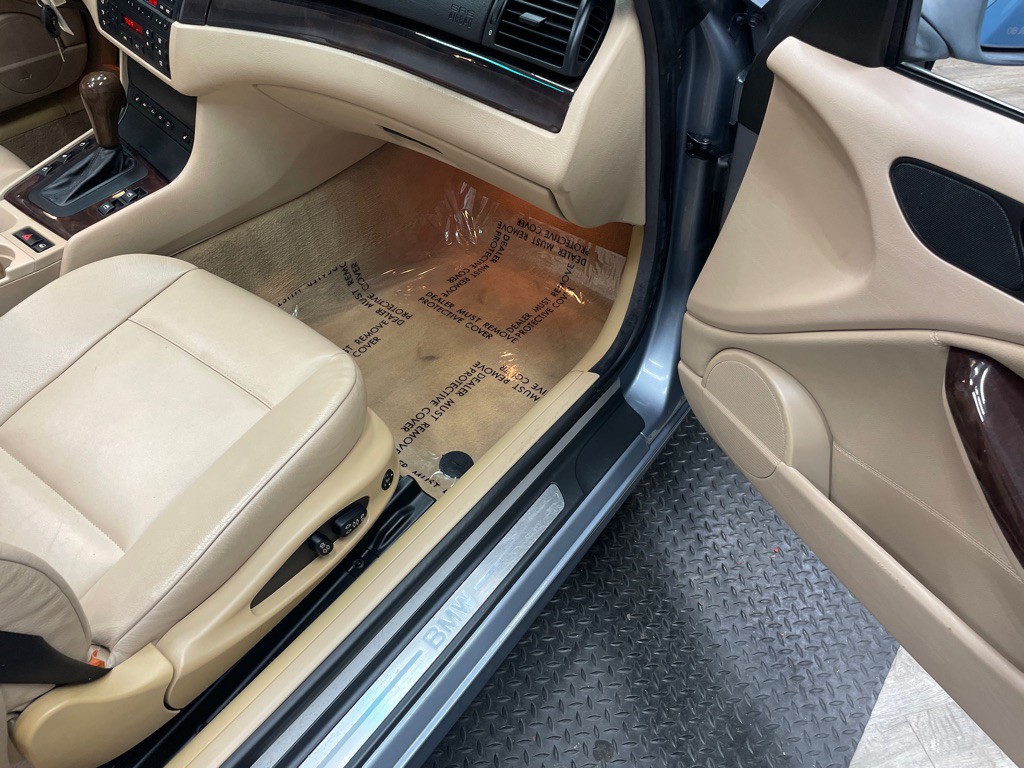 2006 BMW 3 Series Image 35