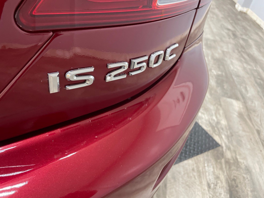 2010 Lexus IS Image 11