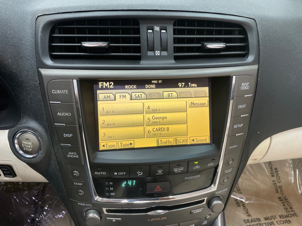 2010 Lexus IS Image 31
