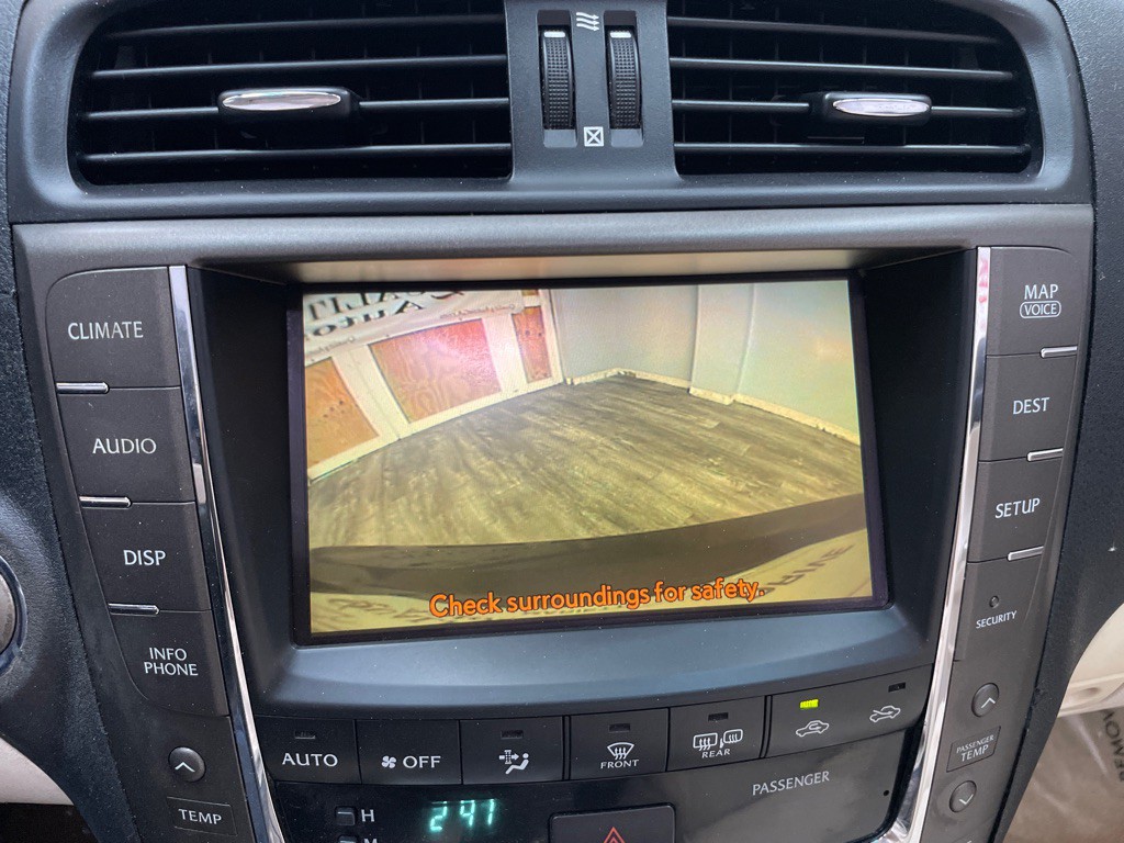 2010 Lexus IS Image 32