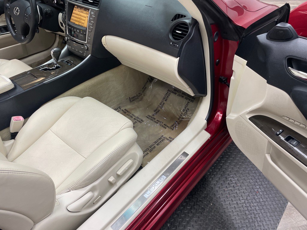 2010 Lexus IS Image 38