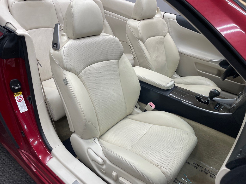 2010 Lexus IS Image 41