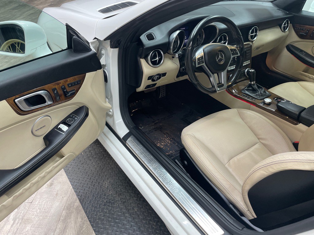 2015 Mercedes-Benz SLK-Class Image 3