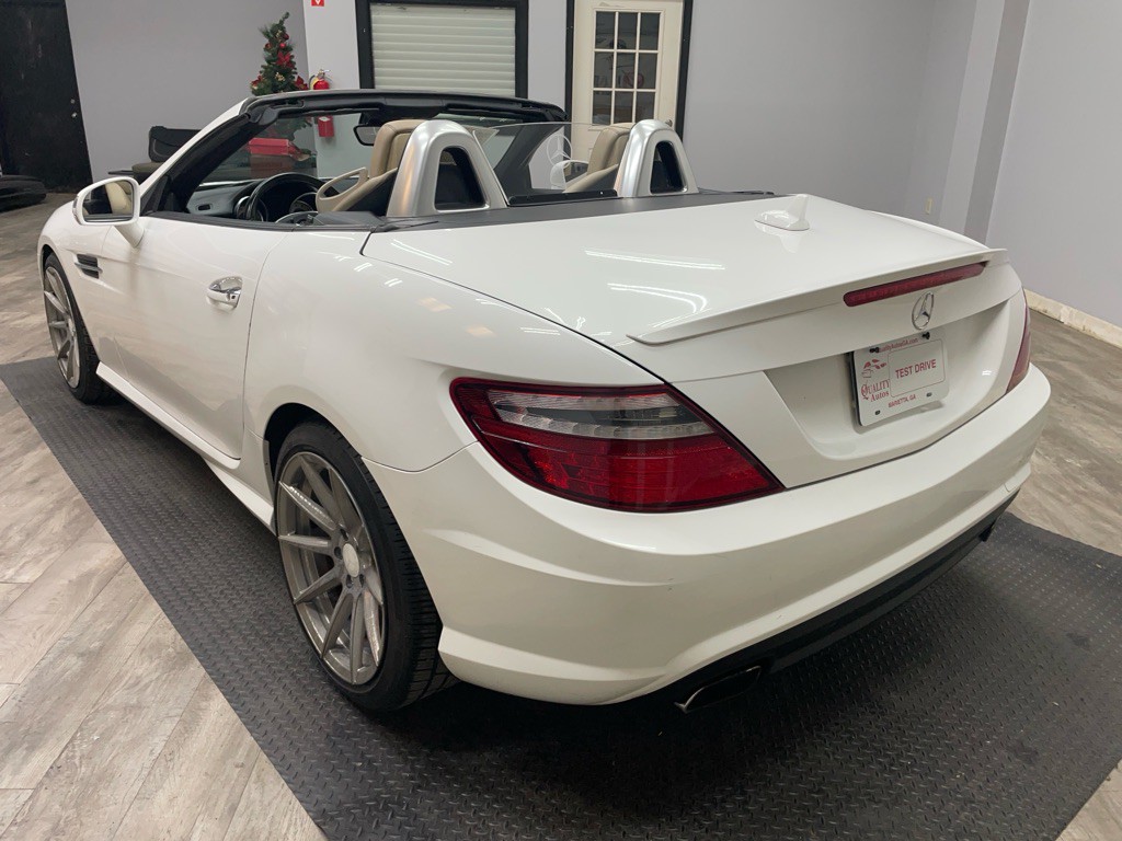 2015 Mercedes-Benz SLK-Class Image 8