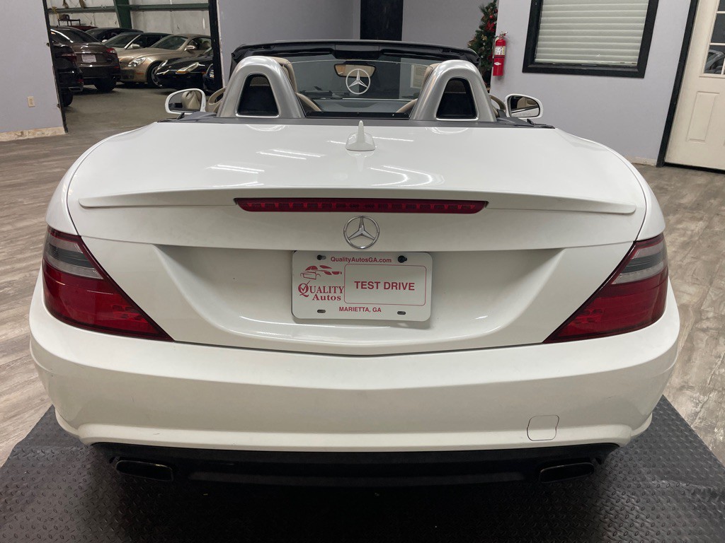 2015 Mercedes-Benz SLK-Class Image 9