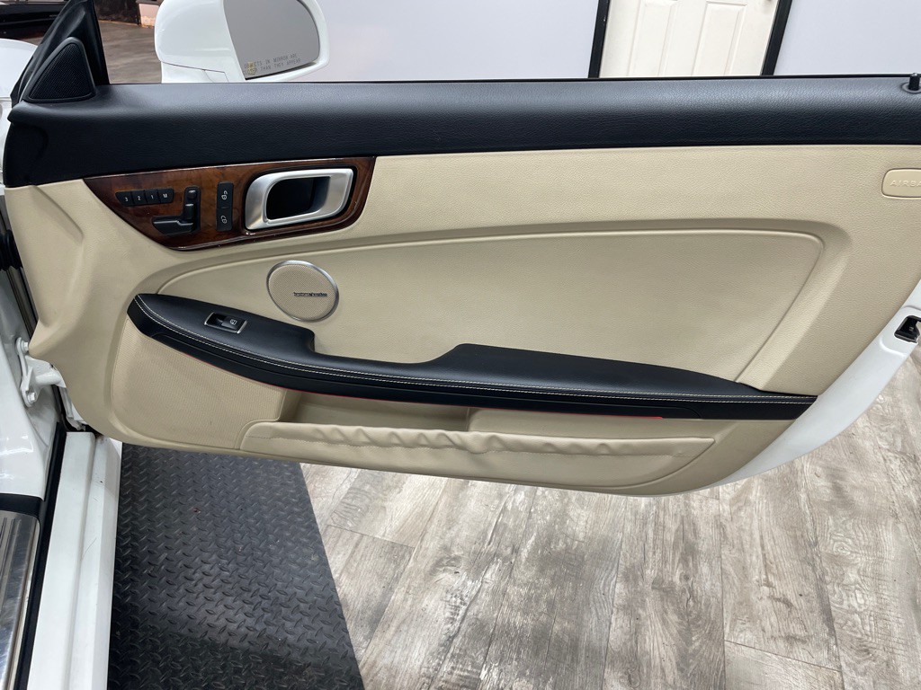 2015 Mercedes-Benz SLK-Class Image 39