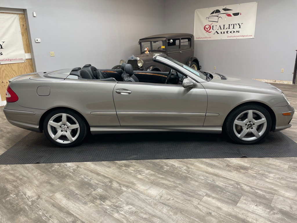 2005 Mercedes-Benz CLK-Class Image 10