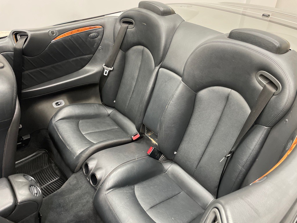 2005 Mercedes-Benz CLK-Class Image 32