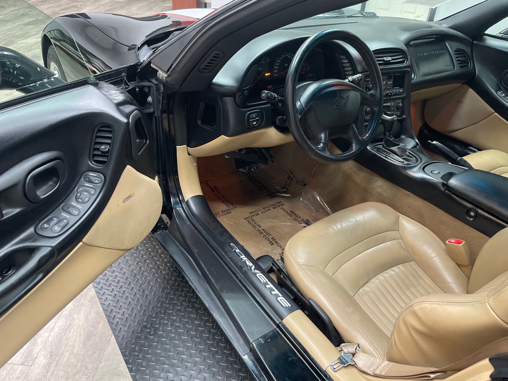 1998 Chevrolet Corvette Image 24