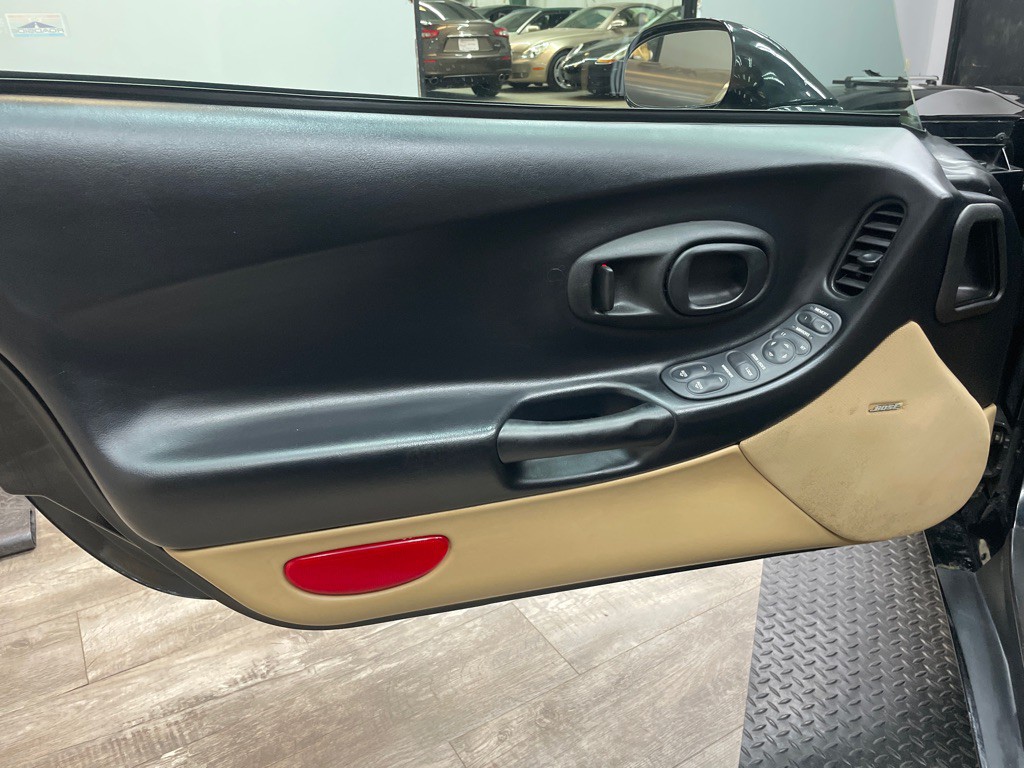 1998 Chevrolet Corvette Image 25