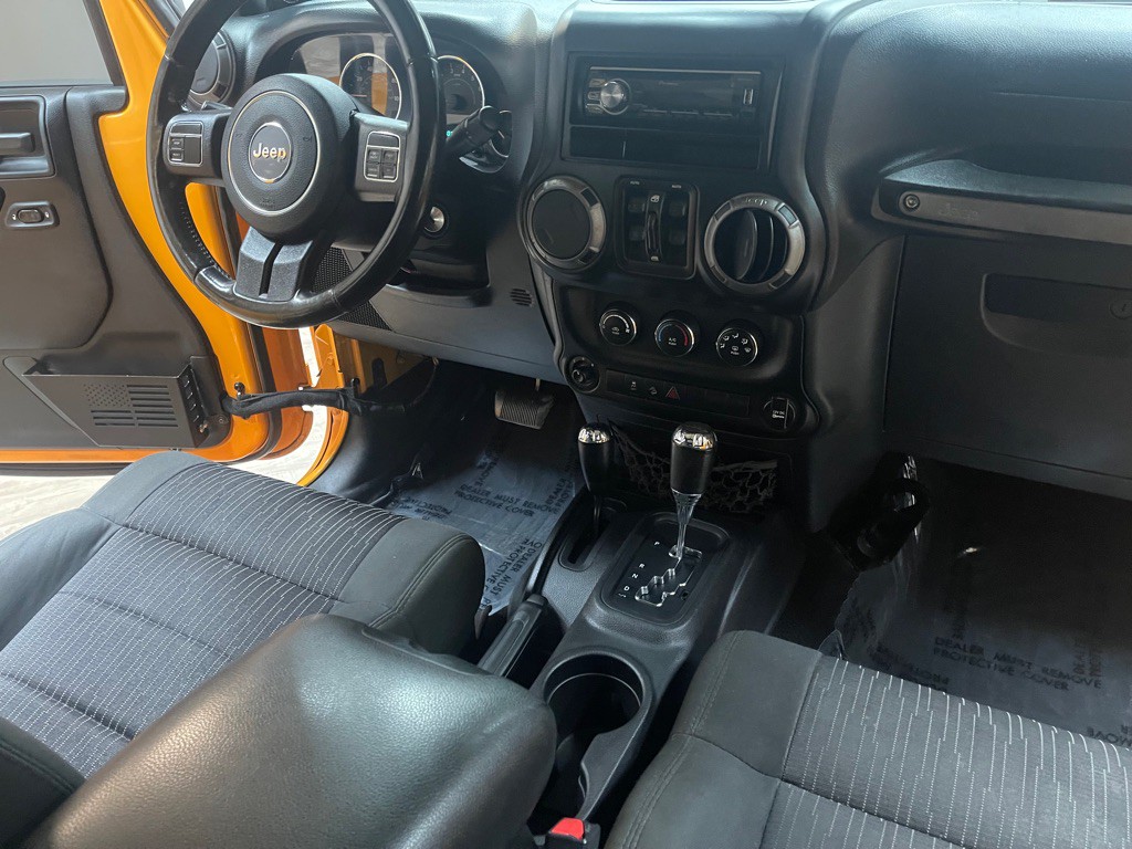 2012 Jeep Wrangler Unlimited Image 16