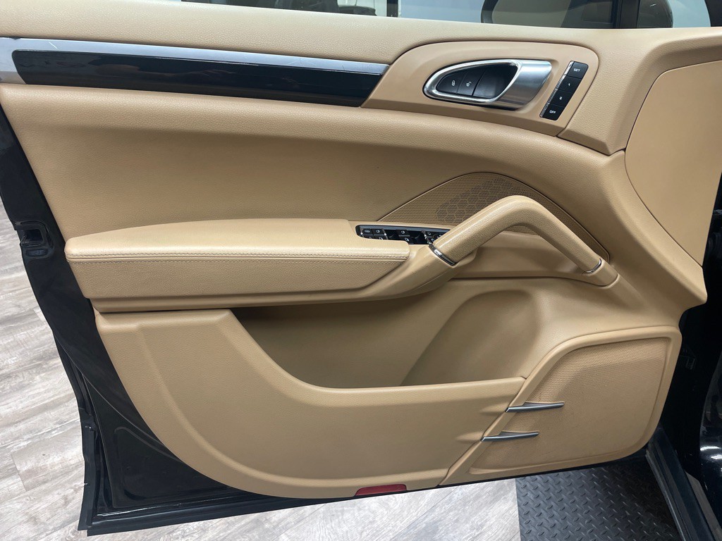 2012 Porsche Cayenne Image 14