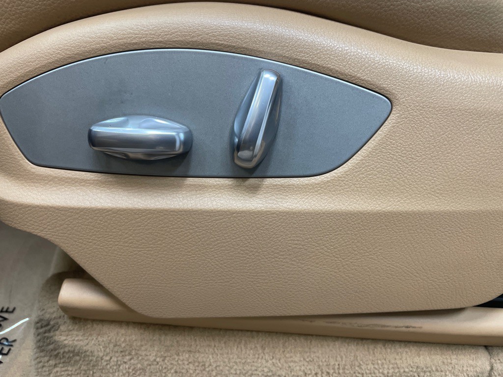 2012 Porsche Cayenne Image 15