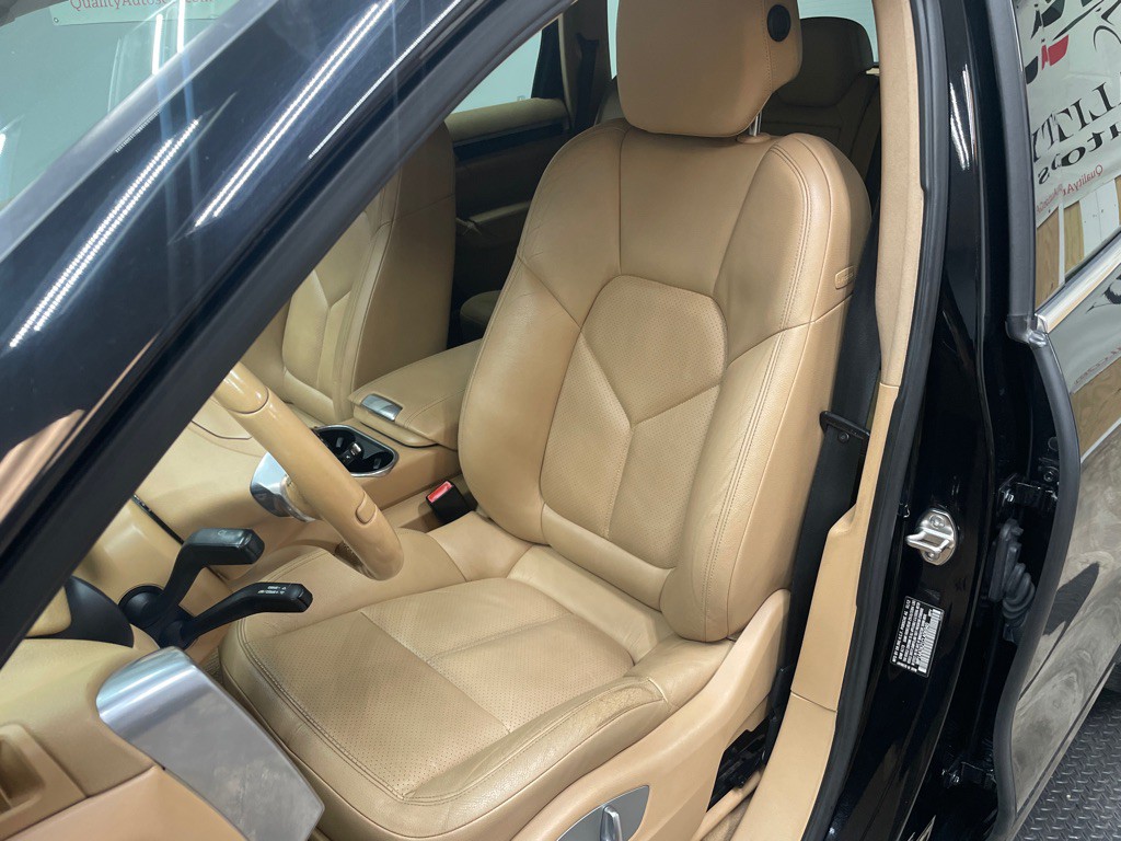 2012 Porsche Cayenne Image 16