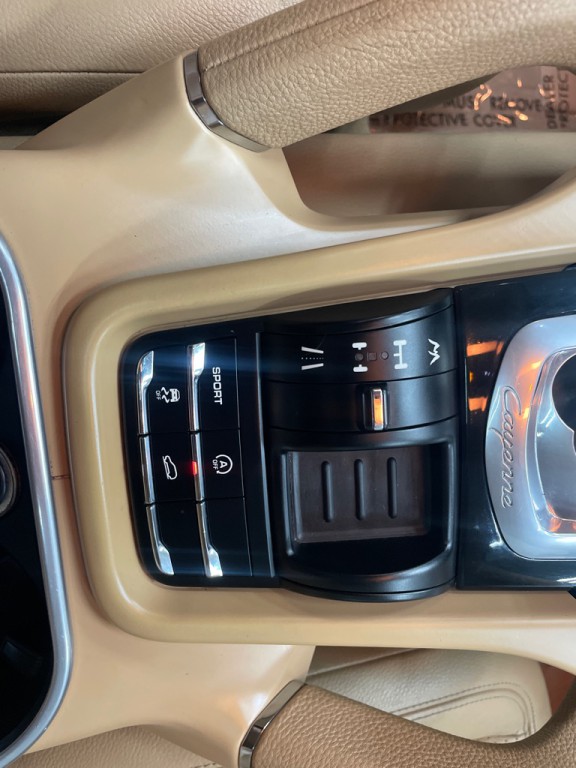 2012 Porsche Cayenne Image 26