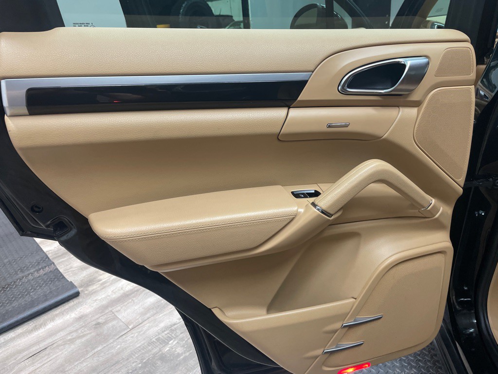 2012 Porsche Cayenne Image 31